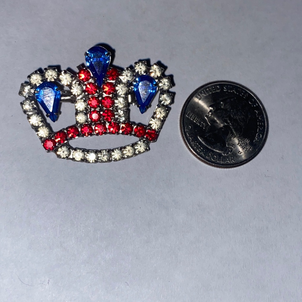 Vintage Rhinestone Crown Brooch - Picture 4 of 4